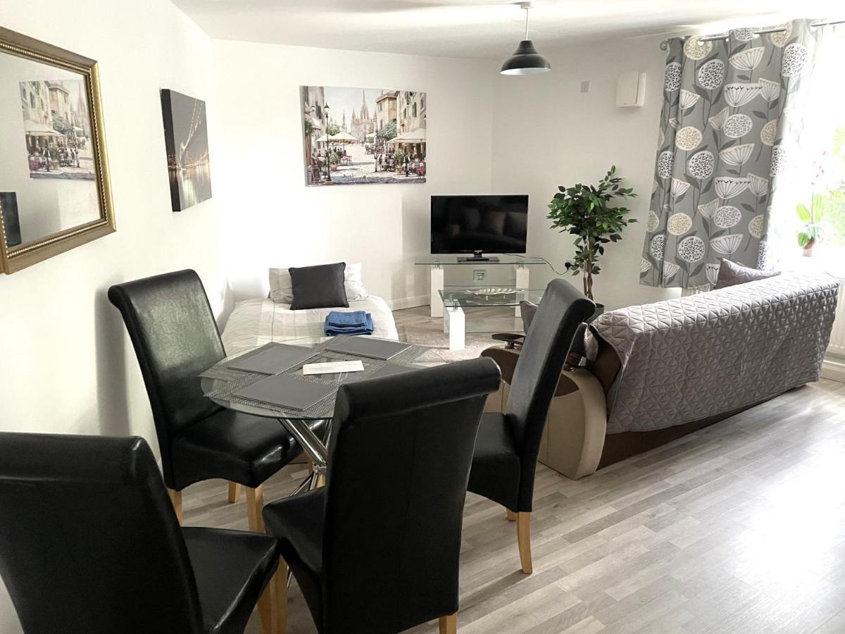 Deluxe 1-Bedroom Serviced Apartment Sleeps 4 For Short Or Long Stay 吉林汉姆 外观 照片