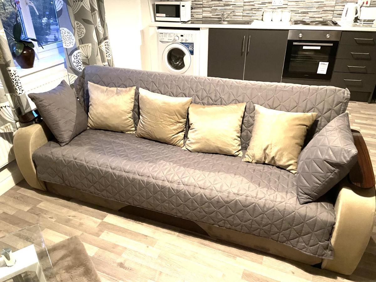 Deluxe 1-Bedroom Serviced Apartment Sleeps 4 For Short Or Long Stay 吉林汉姆 外观 照片