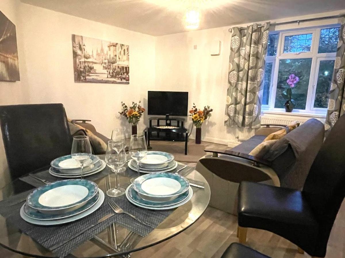 Deluxe 1-Bedroom Serviced Apartment Sleeps 4 For Short Or Long Stay 吉林汉姆 外观 照片