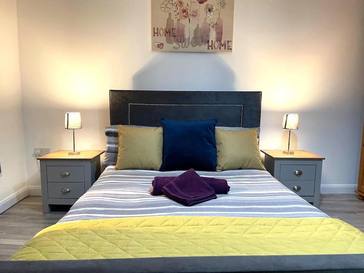 Deluxe 1-Bedroom Serviced Apartment Sleeps 4 For Short Or Long Stay 吉林汉姆 外观 照片