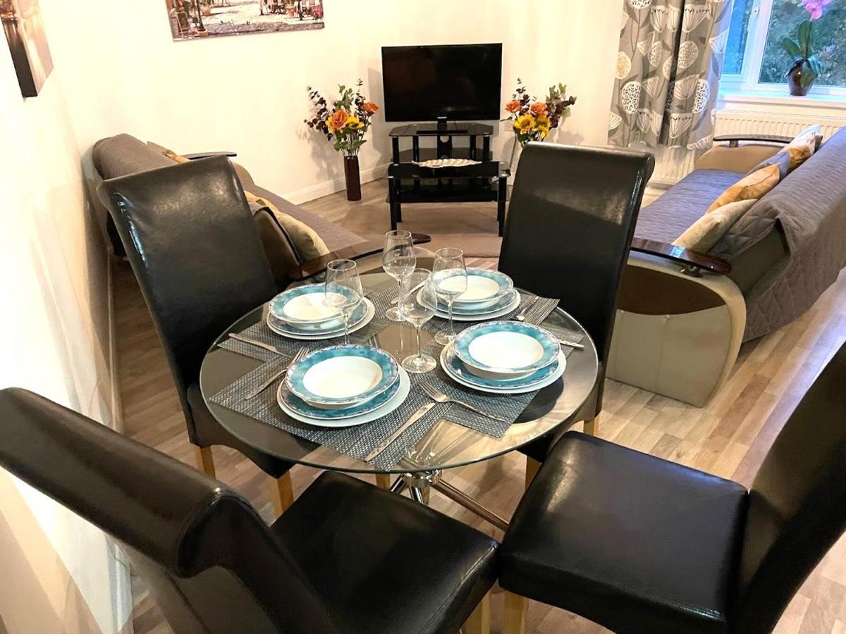 Deluxe 1-Bedroom Serviced Apartment Sleeps 4 For Short Or Long Stay 吉林汉姆 外观 照片